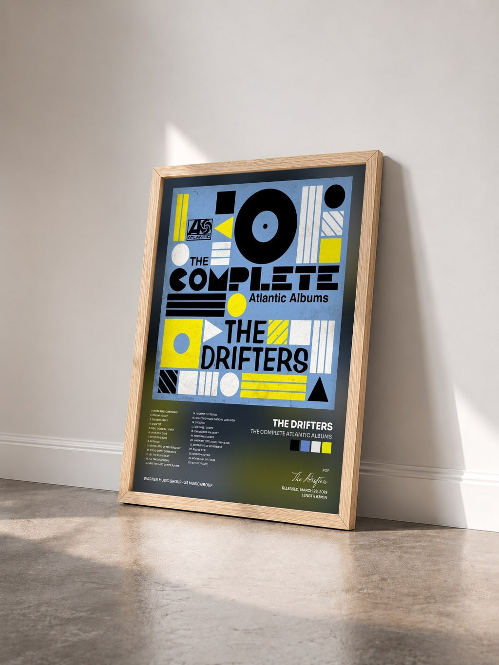 #bois Tableau de l'album The Complete Atlantic Albums de The Drifters vu de trois quarts, cadre en bois brut