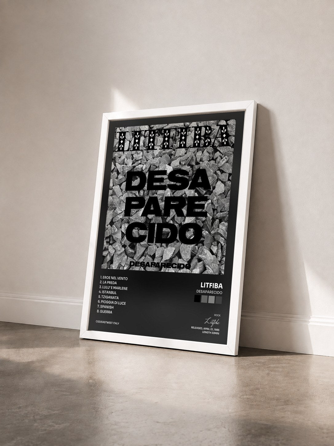 #blanc Tableau de l'album Desaparecido de Litfiba vu de trois quarts, cadre blanc