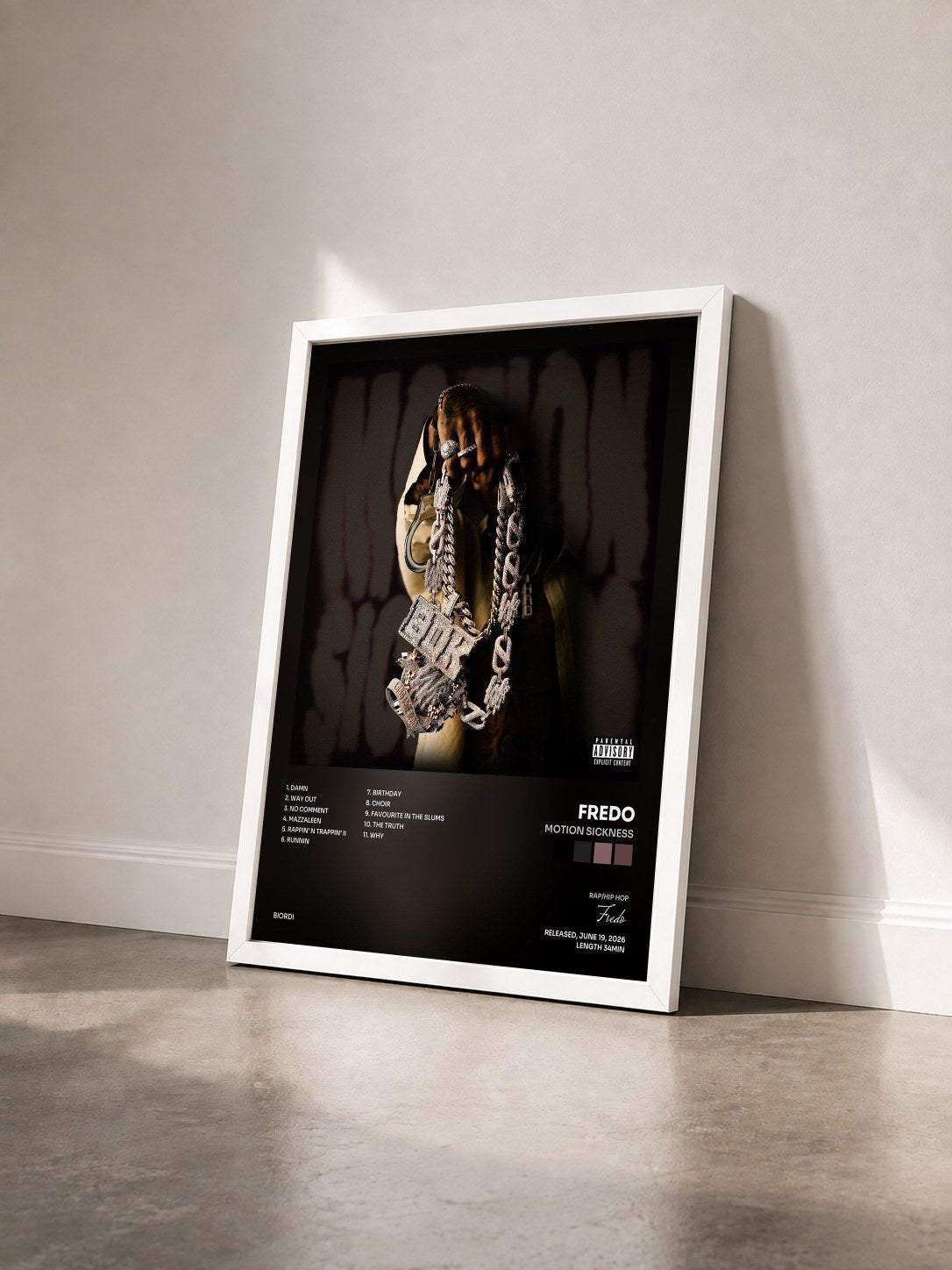 #blanc Tableau de l'album Motion Sickness de Fredo vu de trois quarts, cadre blanc