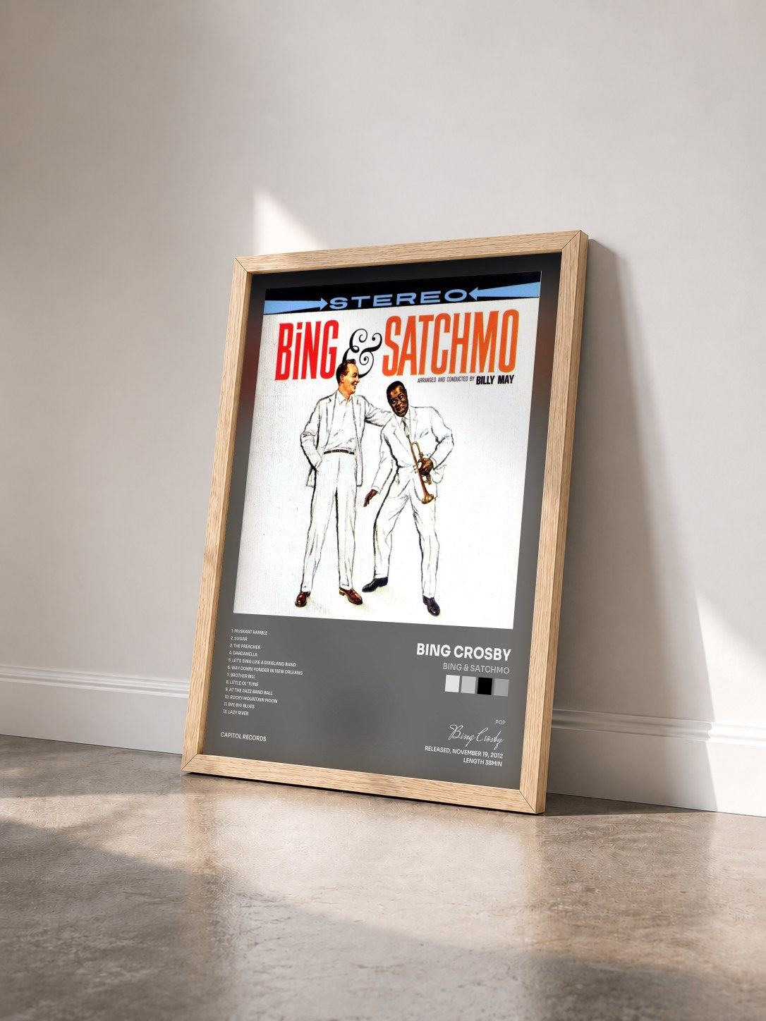 #bois Tableau de l'album Bing & Satchmo de Bing Crosby vu de trois quarts, cadre en bois brut