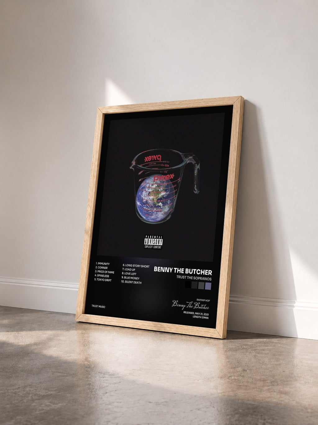 #bois Tableau de l'album Trust The Sopranos de Benny The Butcher vu de trois quarts, cadre en bois brut