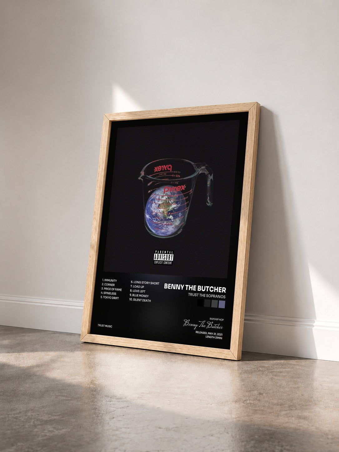 #bois Tableau de l'album Trust The Sopranos de Benny The Butcher vu de trois quarts, cadre en bois brut