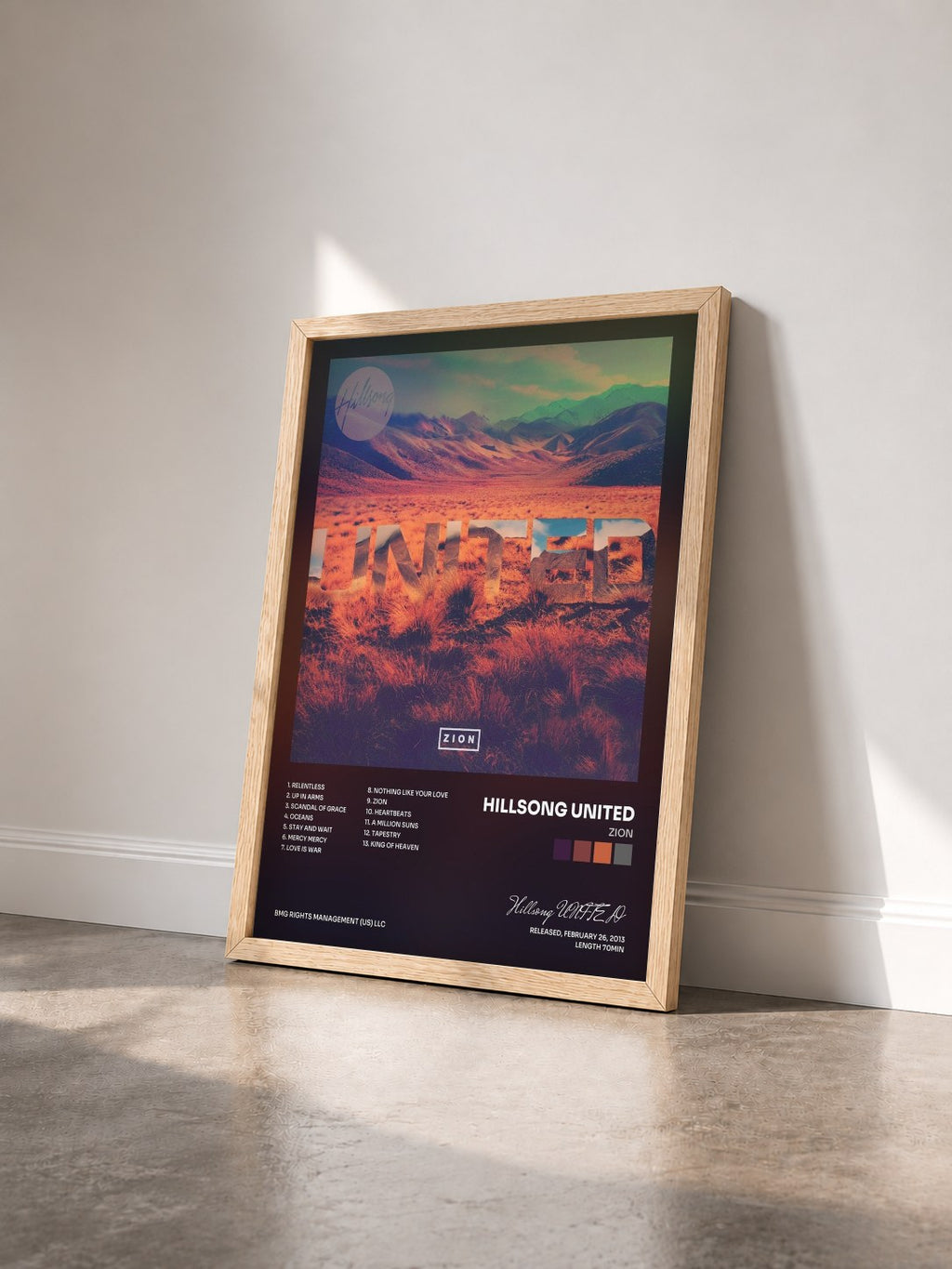 #bois Tableau de l'album Zion de Hillsong UNITED vu de trois quarts, cadre en bois brut