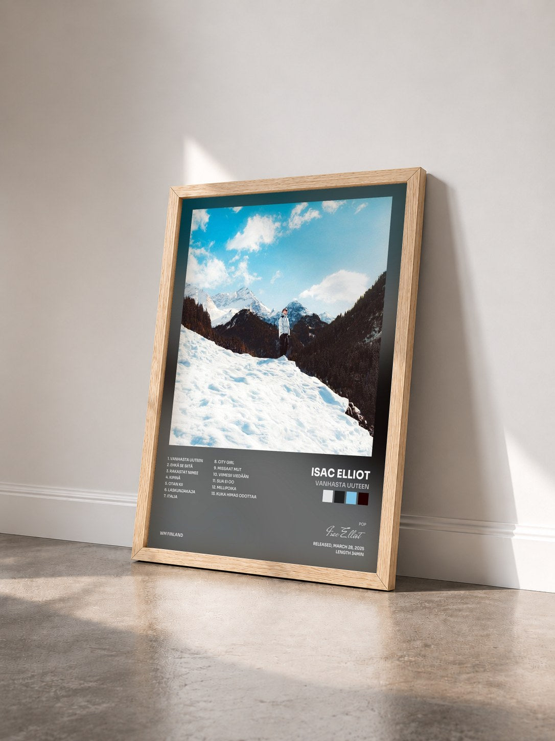 #bois Tableau de l'album Vanhasta Uuteen de Isac Elliot vu de trois quarts, cadre en bois brut