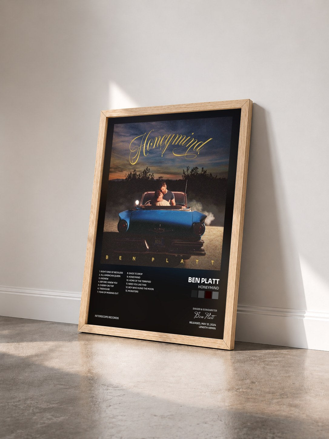 #bois Tableau de l'album Honeymind de Ben Platt vu de trois quarts, cadre en bois brut