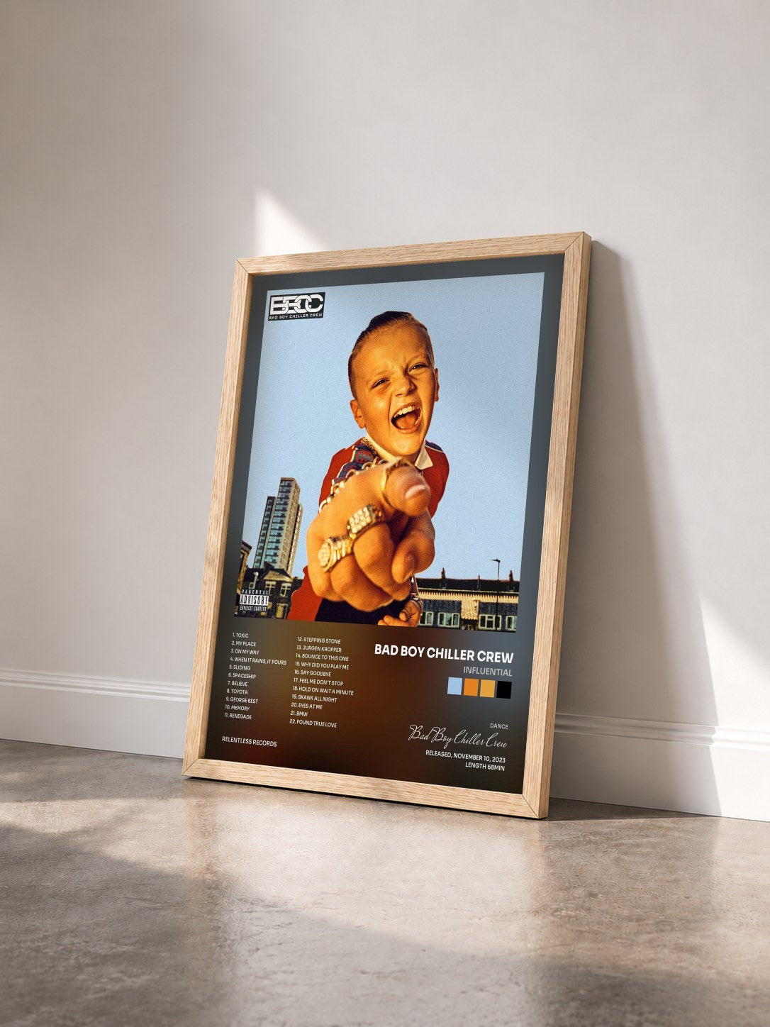 #bois Tableau de l'album Influential de Bad Boy Chiller Crew vu de trois quarts, cadre en bois brut
