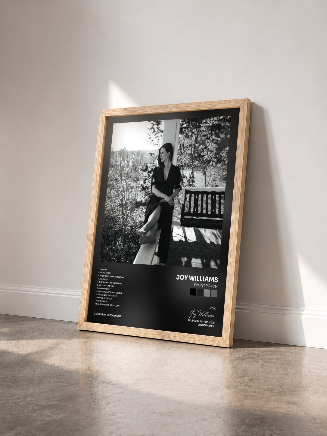 #bois Tableau de l'album Front Porch de Joy Williams vu de trois quarts, cadre en bois brut