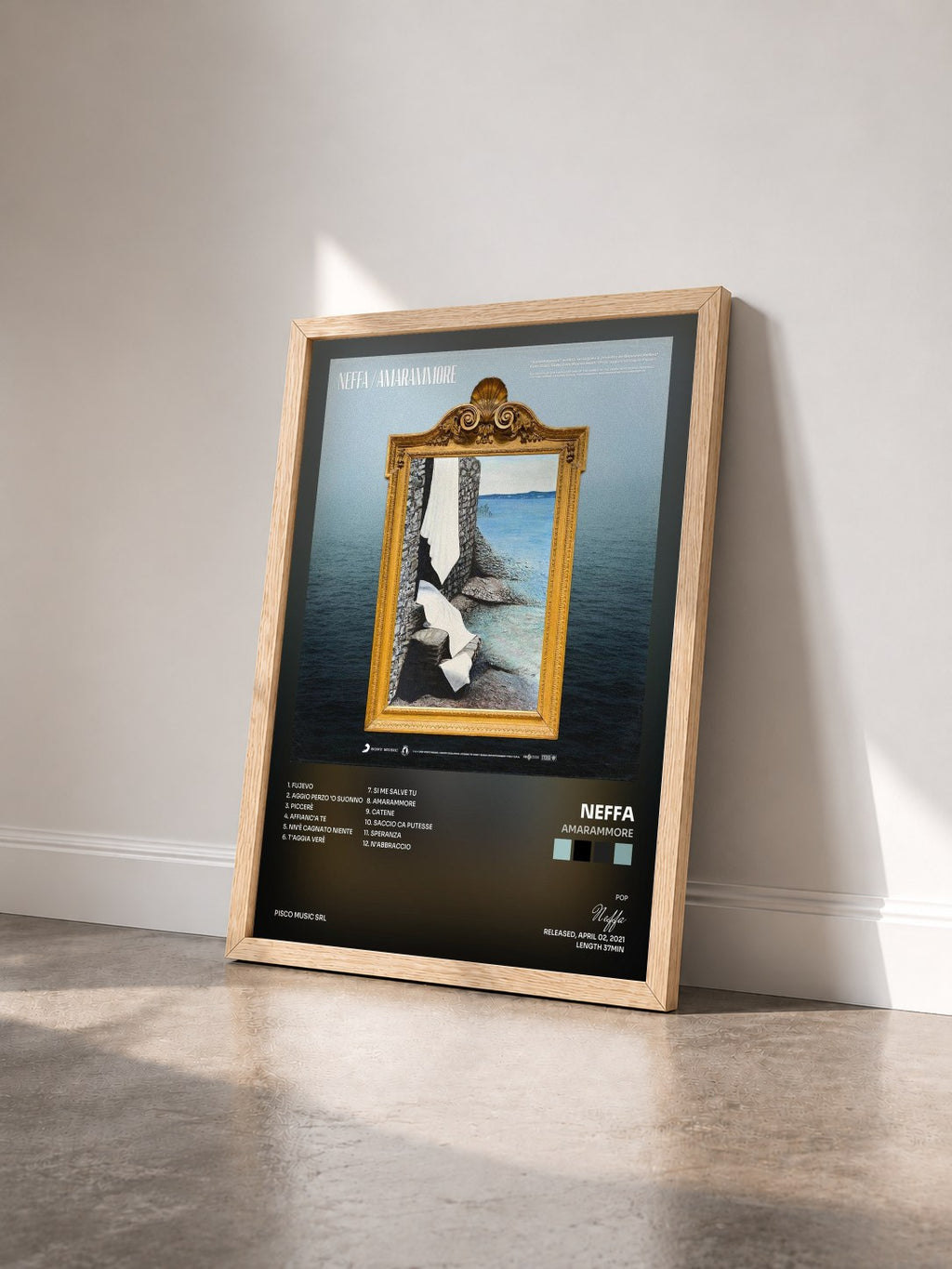 #bois Tableau de l'album AmarAmmore de Neffa vu de trois quarts, cadre en bois brut