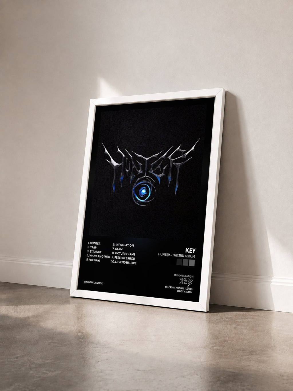 #blanc Tableau de l'album HUNTER - The 3rd Album de KEY vu de trois quarts, cadre blanc