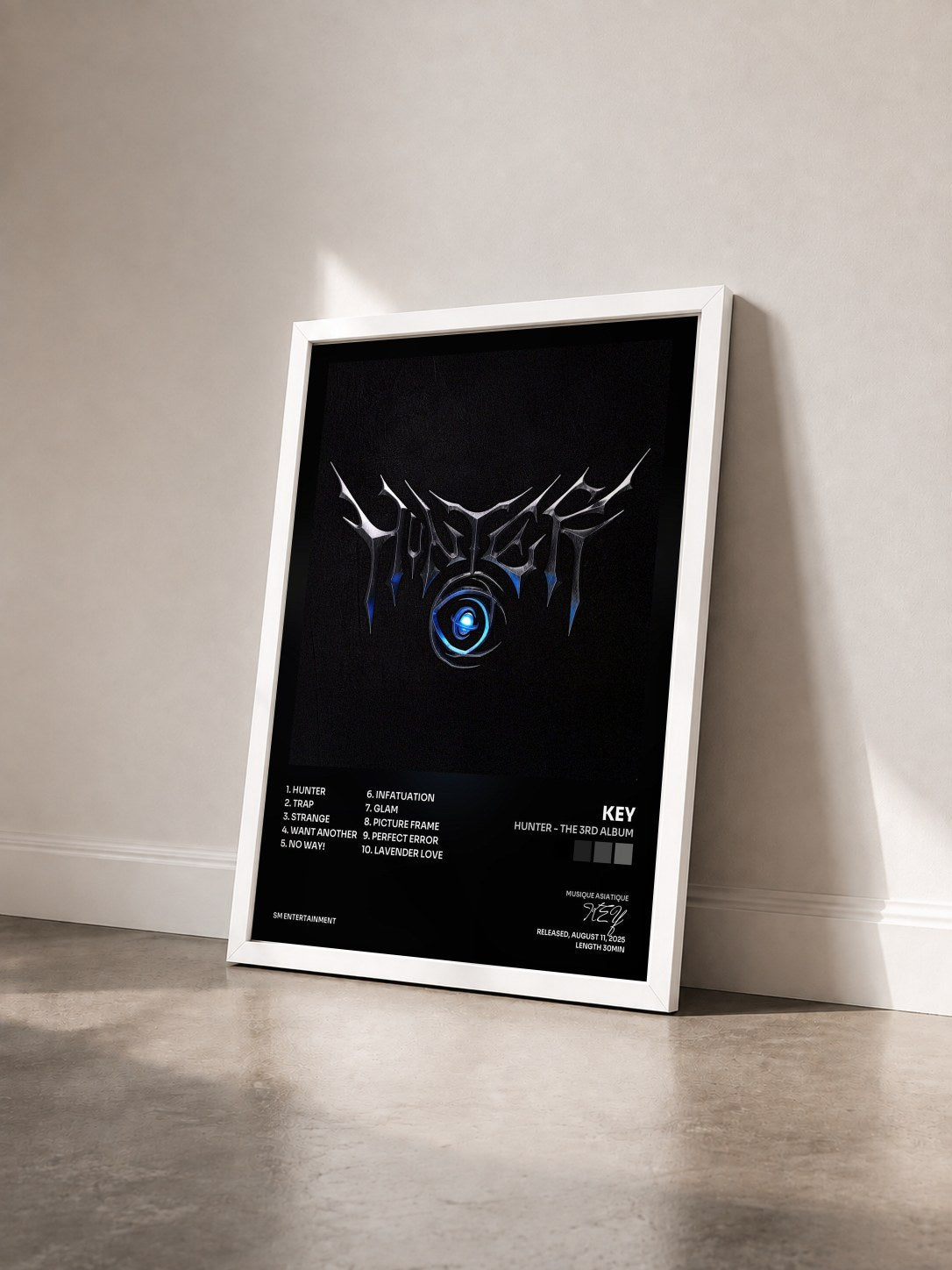#blanc Tableau de l'album HUNTER - The 3rd Album de KEY vu de trois quarts, cadre blanc