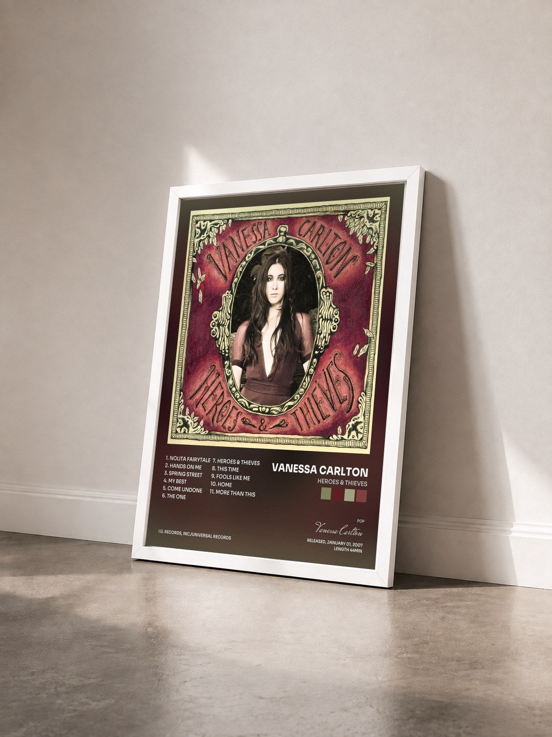 #blanc Tableau de l'album Heroes & Thieves de Vanessa Carlton vu de trois quarts, cadre blanc