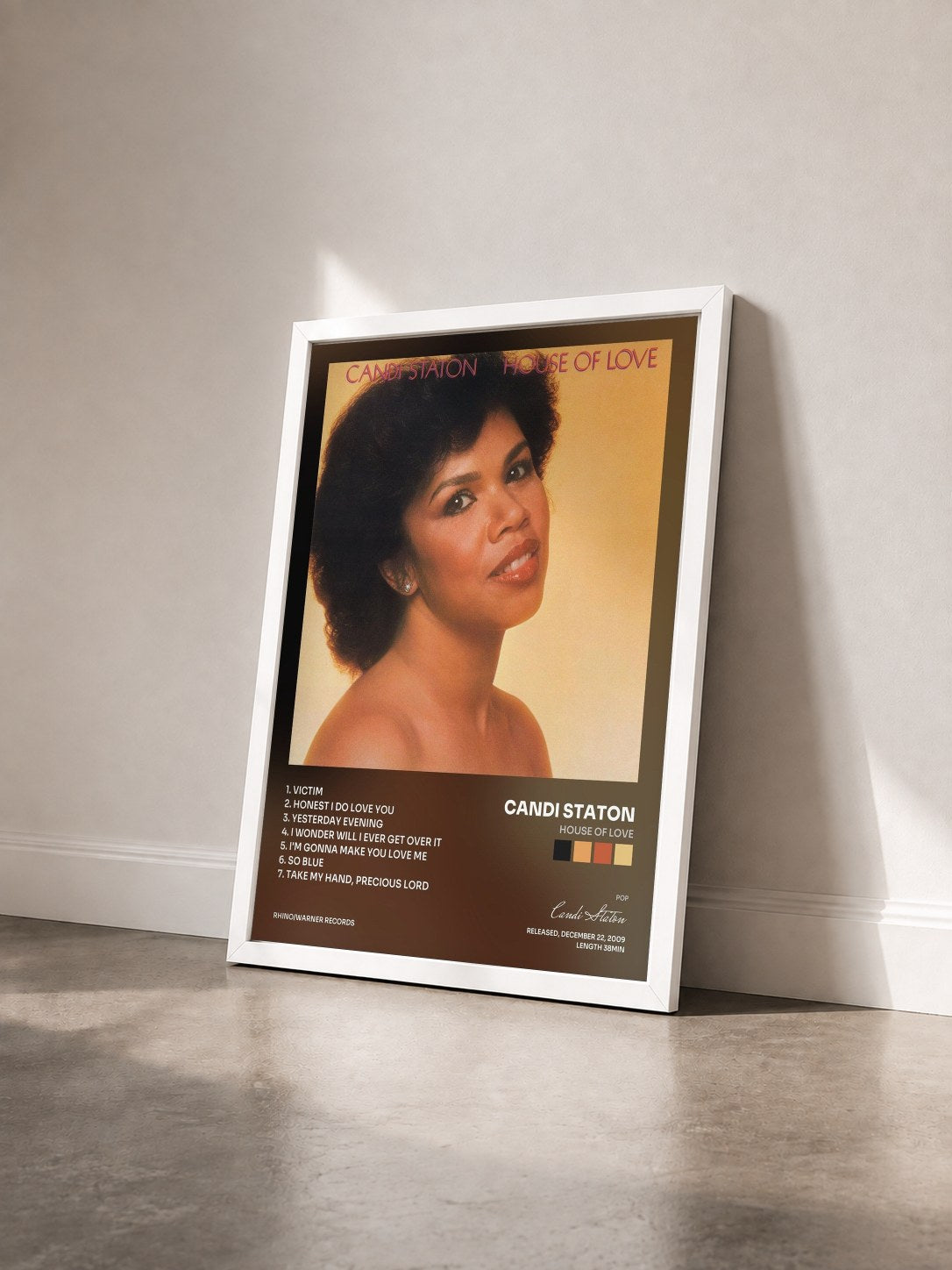 #blanc Tableau de l'album House of Love de Candi Staton vu de trois quarts, cadre blanc