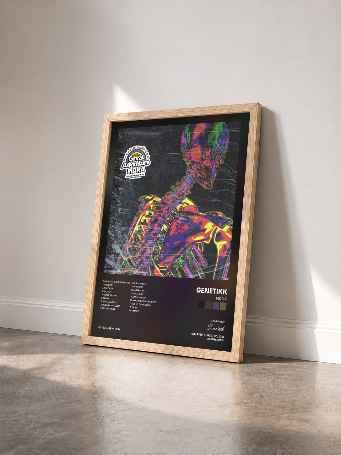 #bois Tableau de l'album MDNA de Genetikk vu de trois quarts, cadre en bois brut
