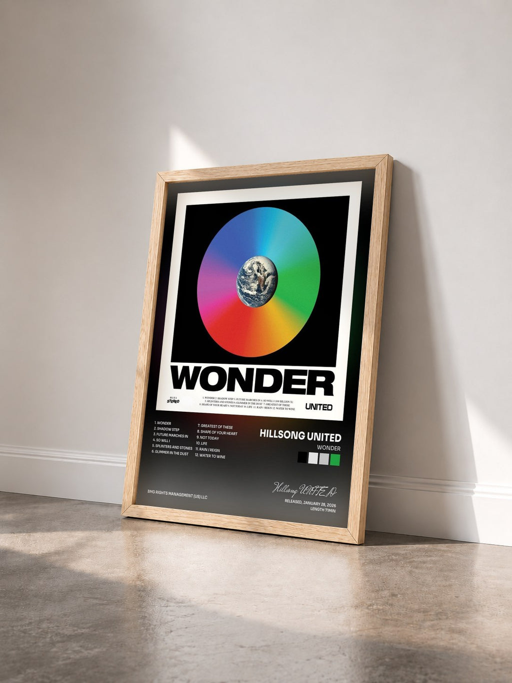 #bois Tableau de l'album Wonder de Hillsong UNITED vu de trois quarts, cadre en bois brut