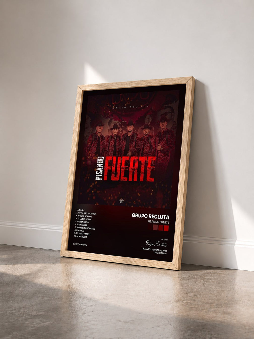 #bois Tableau de l'album Pisando Fuerte de Grupo Recluta vu de trois quarts, cadre en bois brut