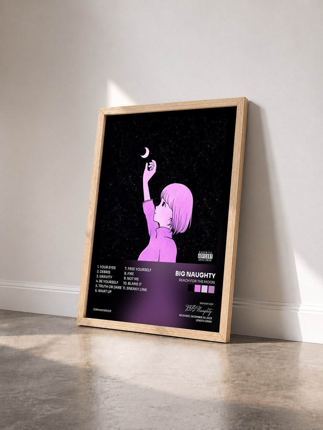 #bois Tableau de l'album Reach for the Moon de BIG Naughty vu de trois quarts, cadre en bois brut