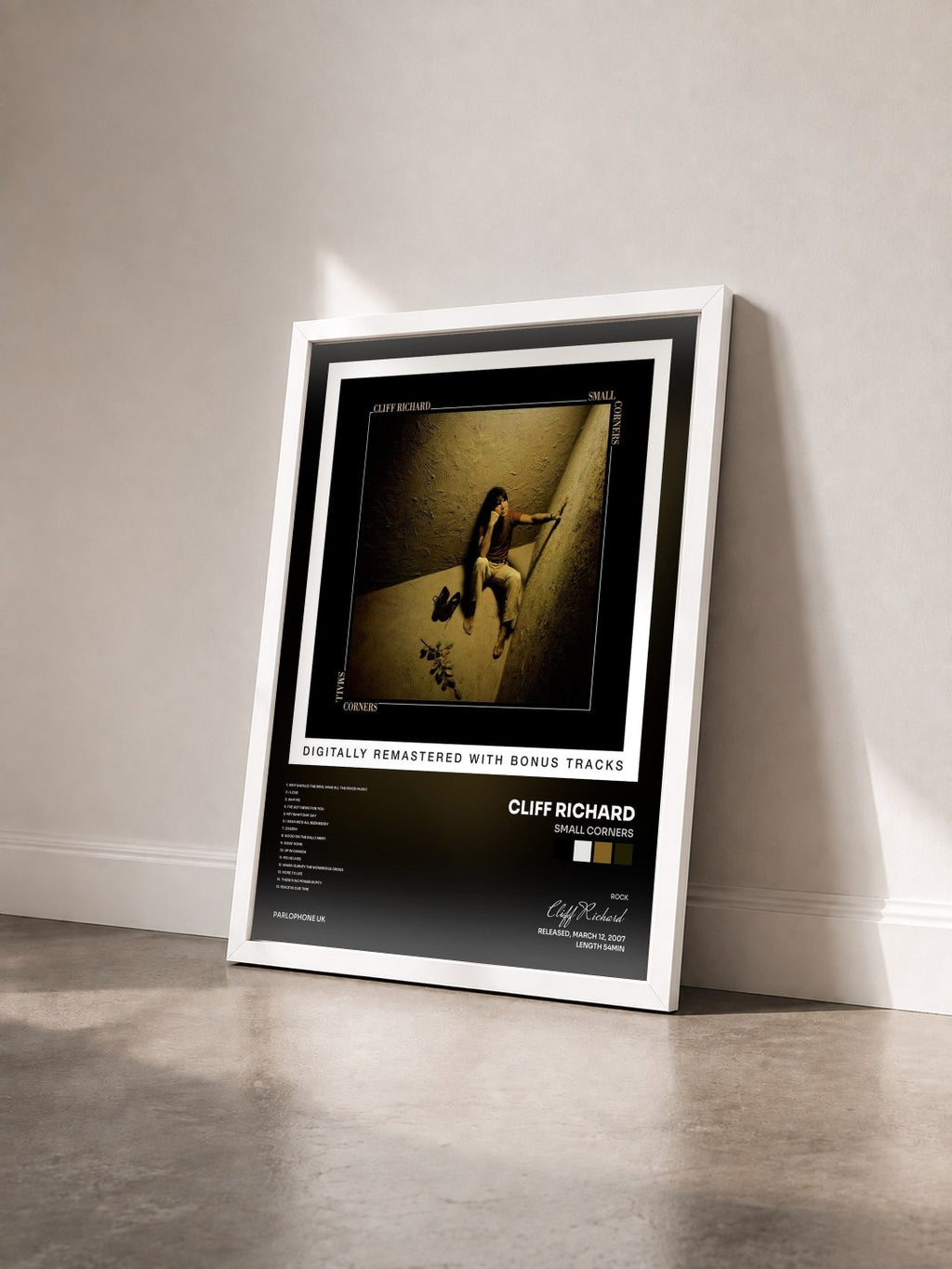 #blanc Tableau de l'album Small Corners de Cliff Richard vu de trois quarts, cadre blanc