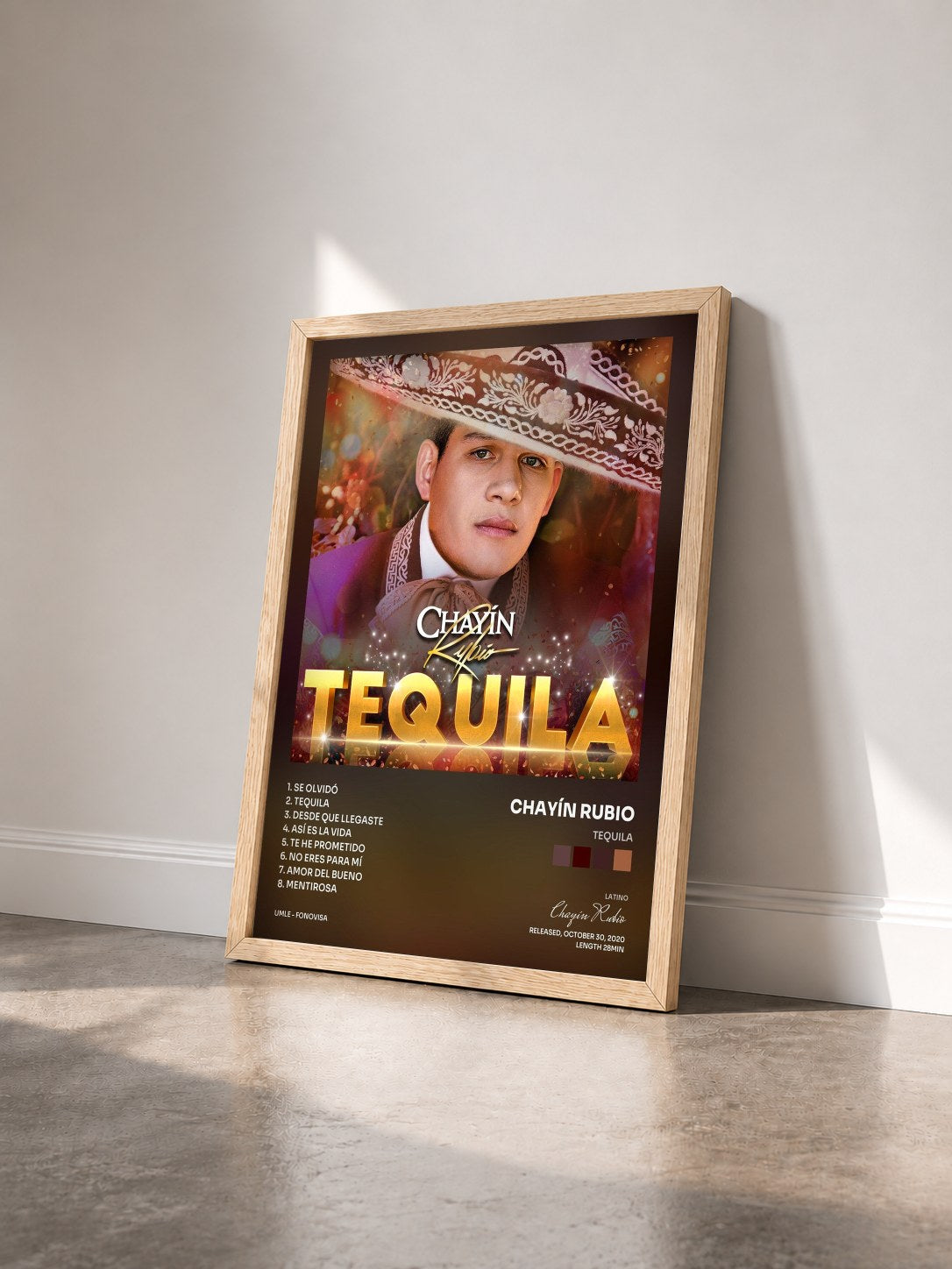 #bois Tableau de l'album Tequila de Chayín Rubio vu de trois quarts, cadre en bois brut