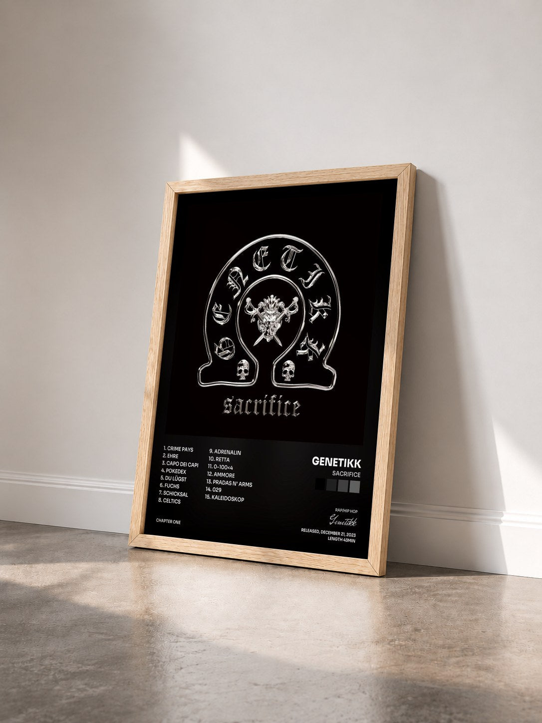 #bois Tableau de l'album SACRIFICE de Genetikk vu de trois quarts, cadre en bois brut