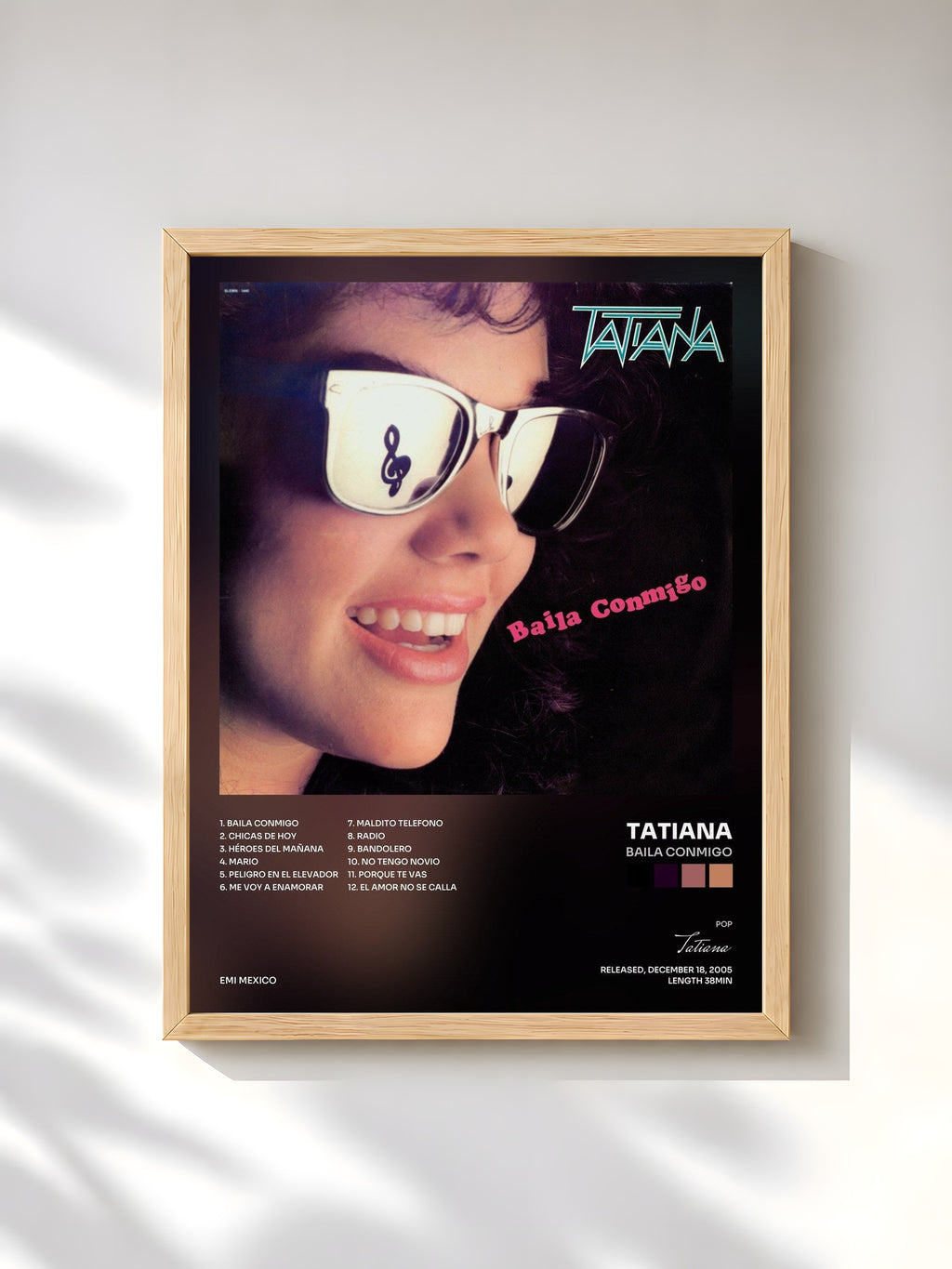 #bois Tableau de l'album Baila Conmigo de Tatiana, cadre en bois brut, imprimé et encadré en France