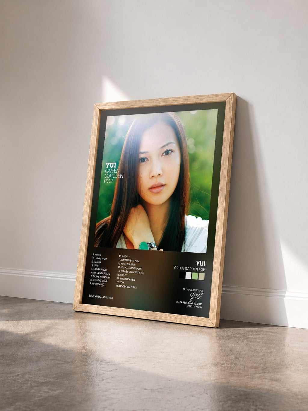 #bois Tableau de l'album Green Garden Pop de YUI vu de trois quarts, cadre en bois brut