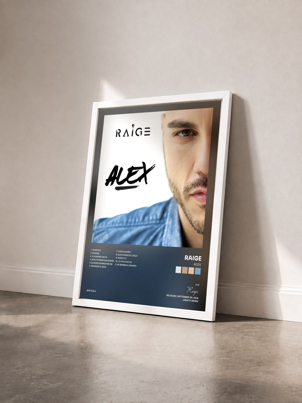 #blanc Tableau de l'album Alex de Raige vu de trois quarts, cadre blanc