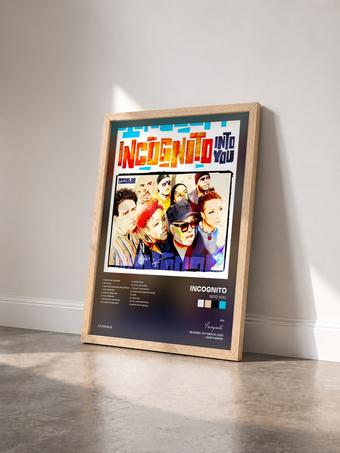 #bois Tableau de l'album Into You de Incognito vu de trois quarts, cadre en bois brut