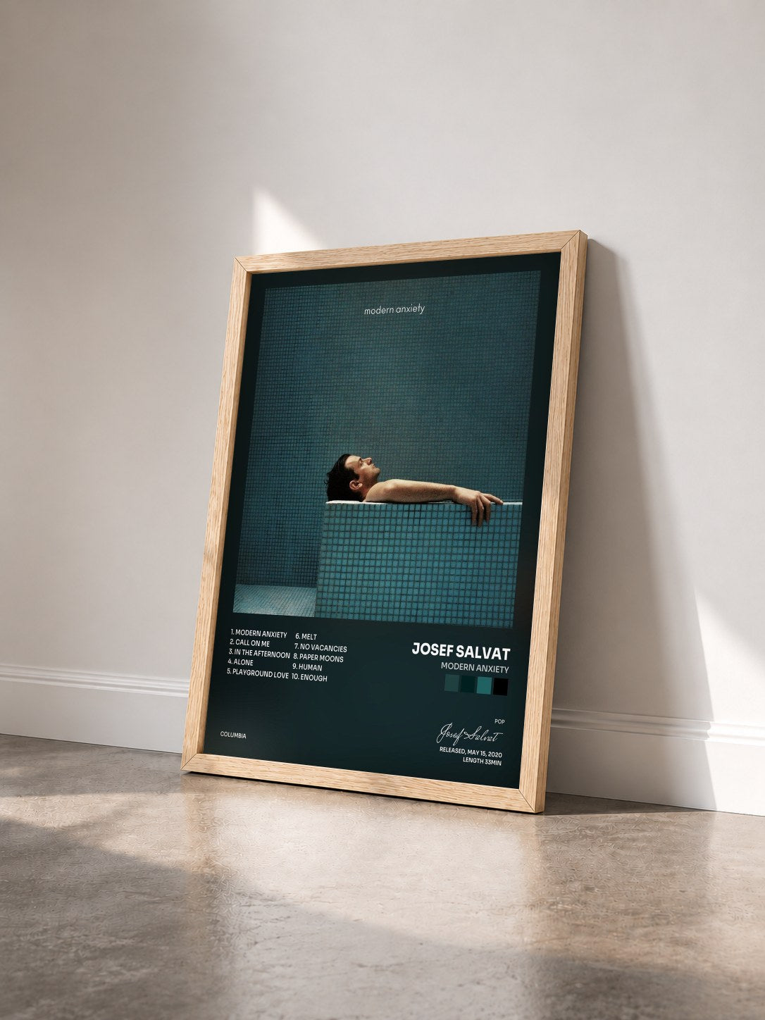 #bois Tableau de l'album modern anxiety de Josef Salvat vu de trois quarts, cadre en bois brut