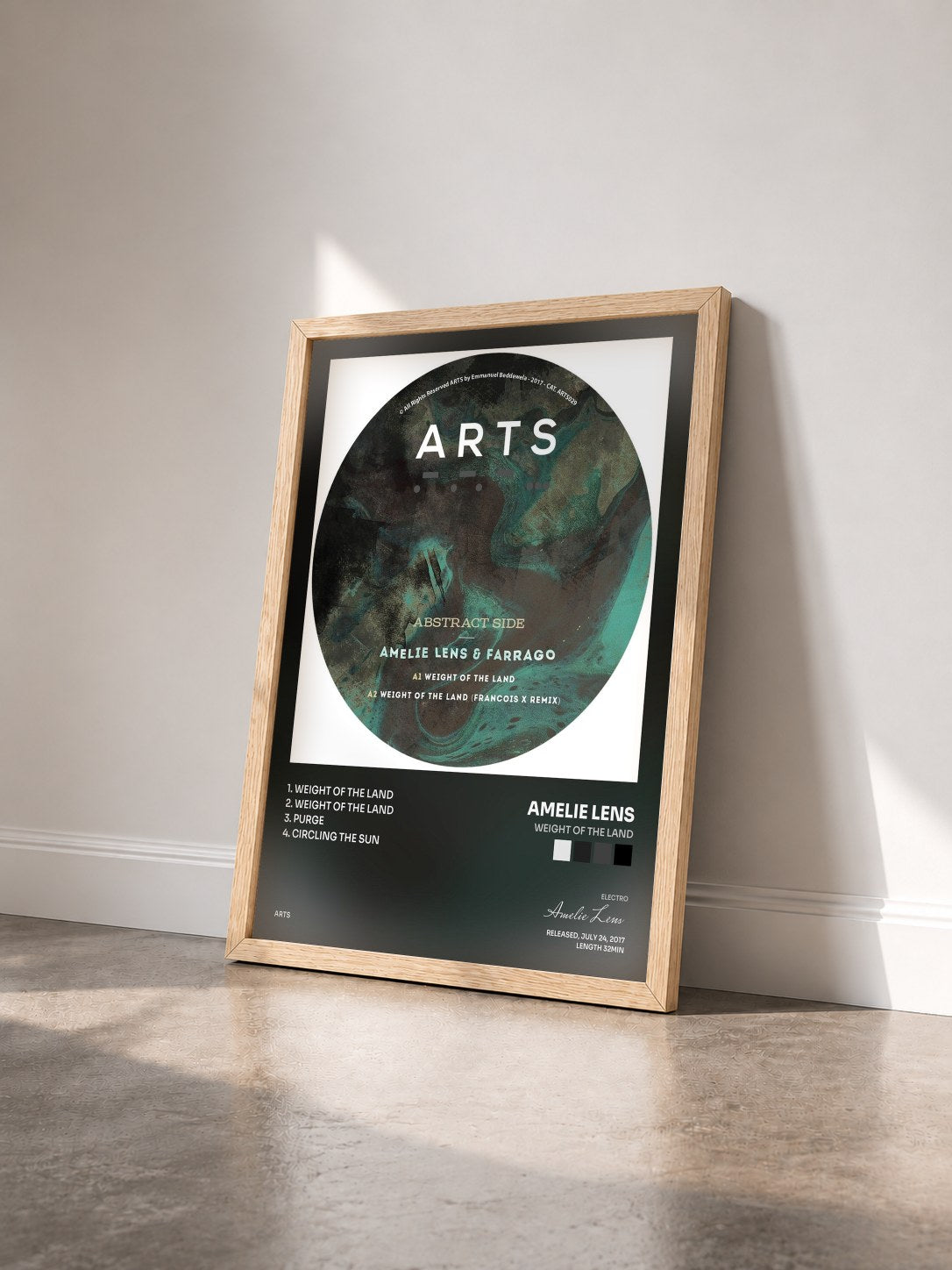 #bois Tableau de l'album Weight Of The Land de Amelie Lens vu de trois quarts, cadre en bois brut