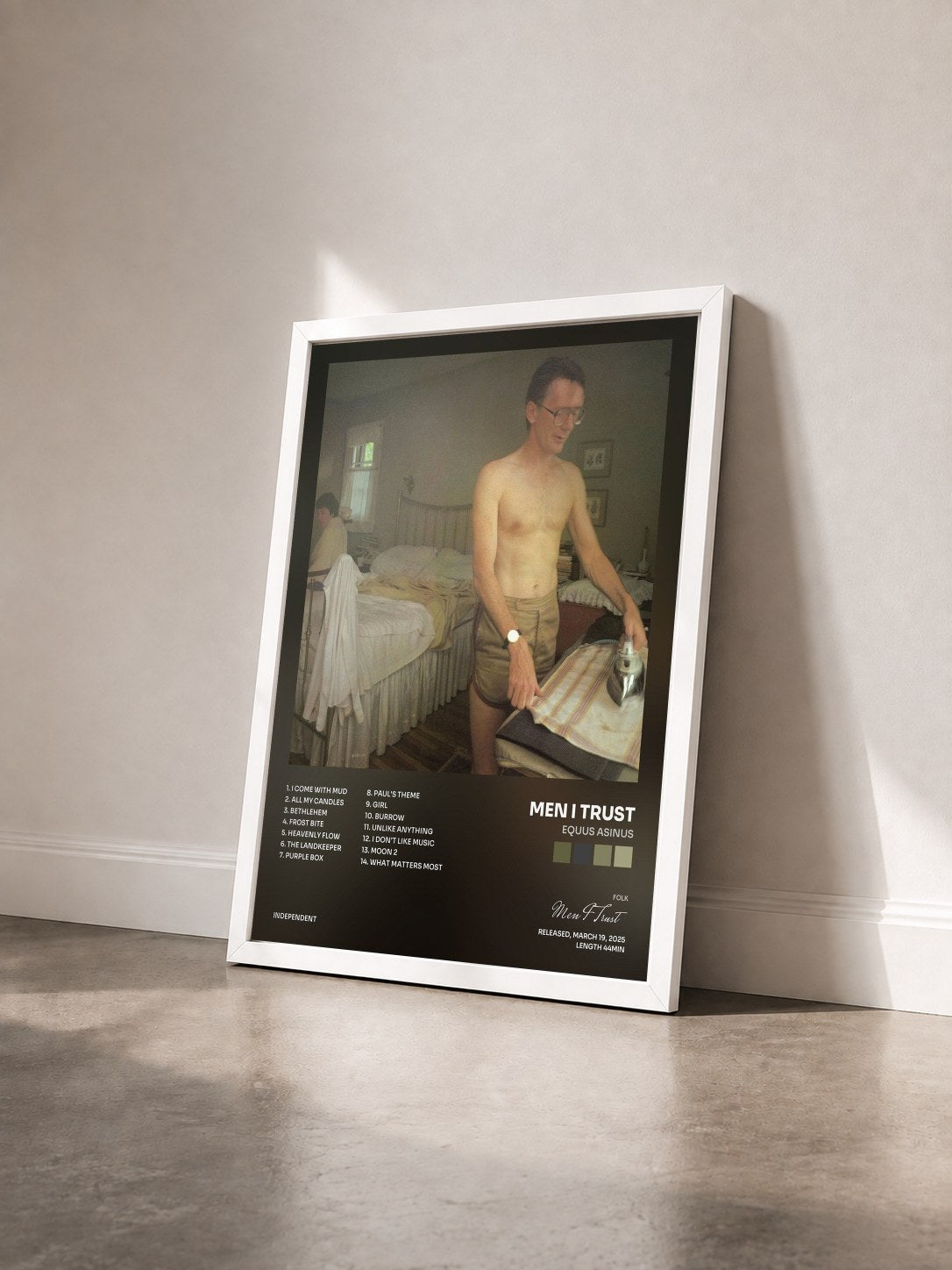 #blanc Tableau de l'album Equus Asinus de Men I Trust vu de trois quarts, cadre blanc