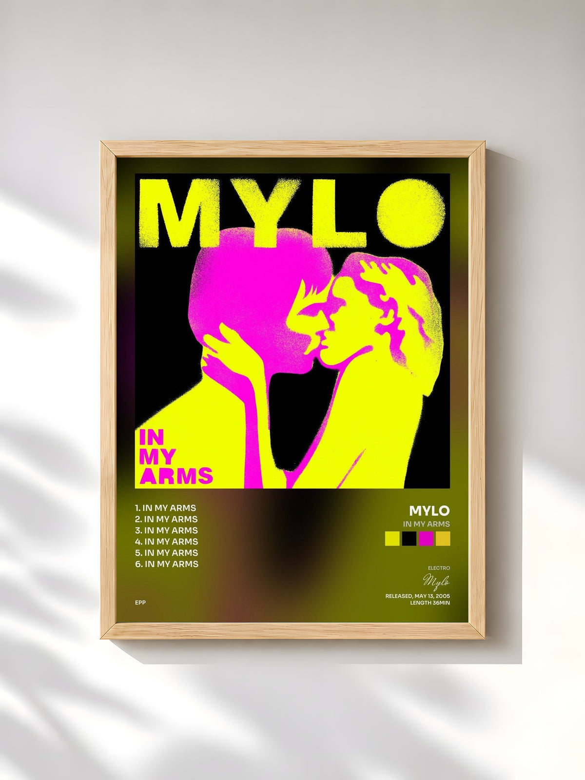 #bois Tableau de l'album In My Arms de Mylo, cadre en bois brut, imprimé et encadré en France