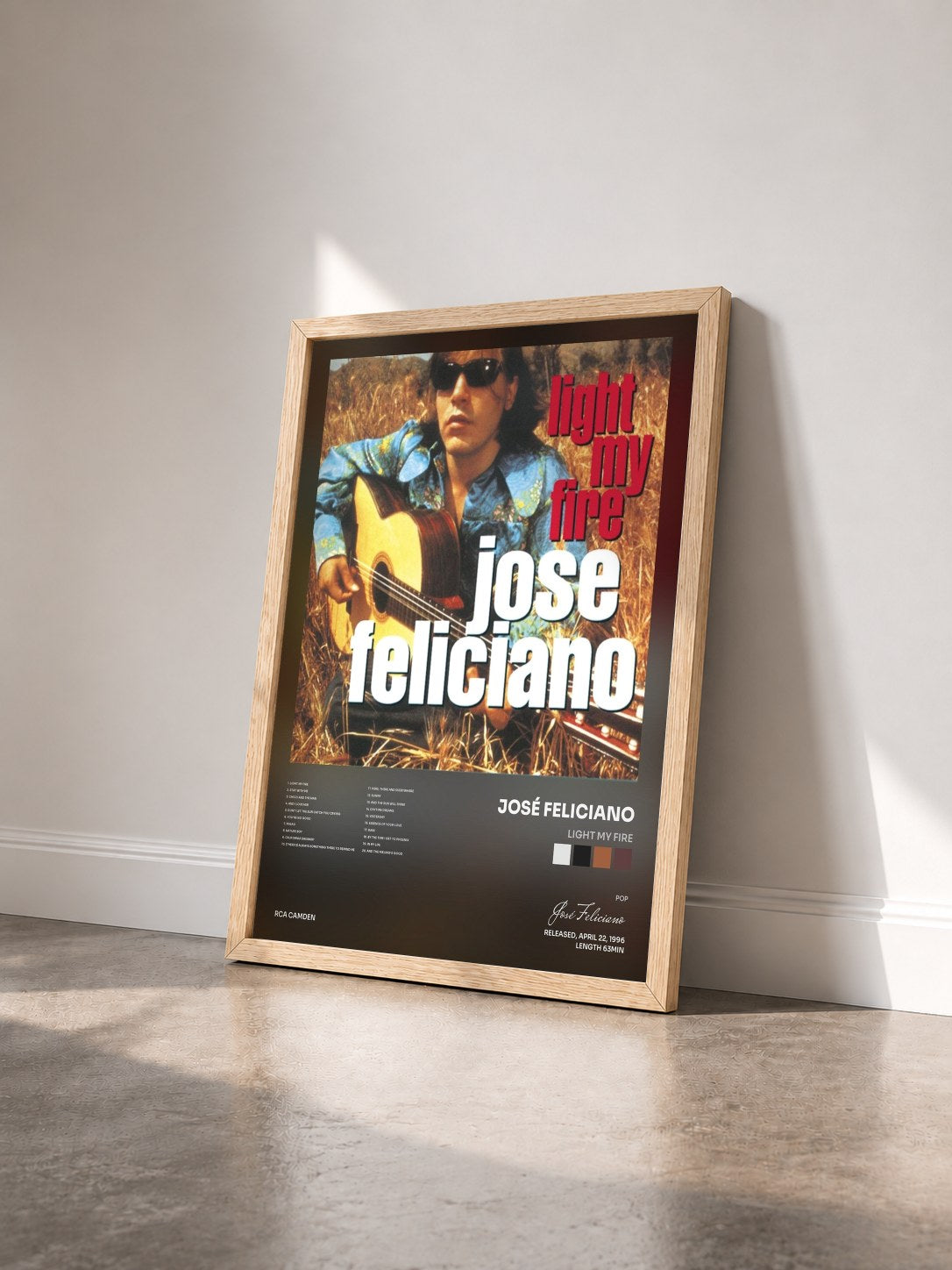 #bois Tableau de l'album Light My Fire de José Feliciano vu de trois quarts, cadre en bois brut