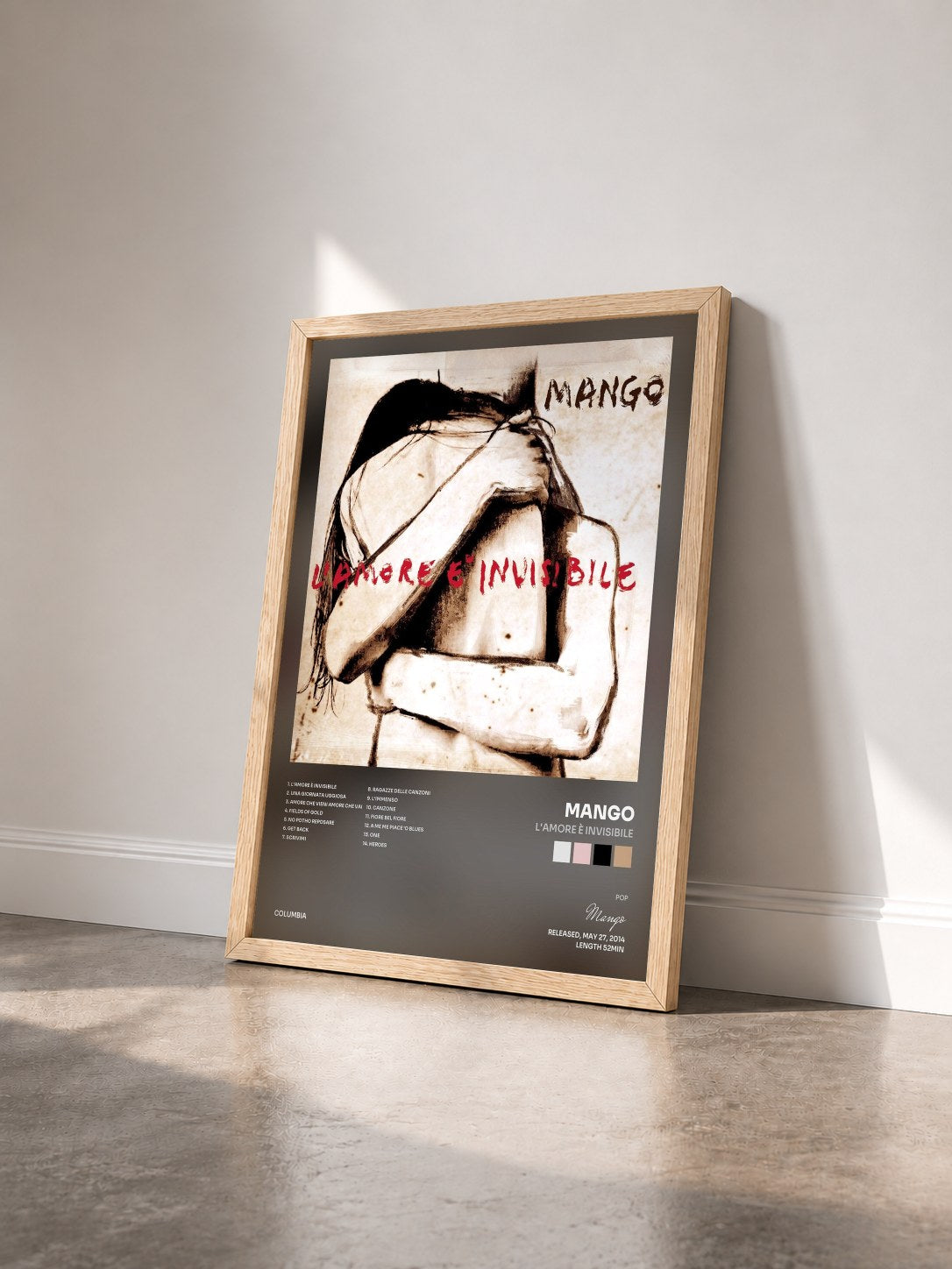 #bois Tableau de l'album L'amore è invisibile de Mango vu de trois quarts, cadre en bois brut