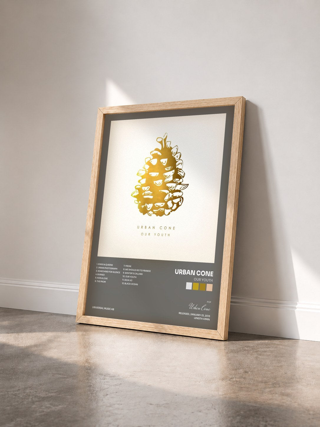 #bois Tableau de l'album Our Youth de Urban Cone vu de trois quarts, cadre en bois brut