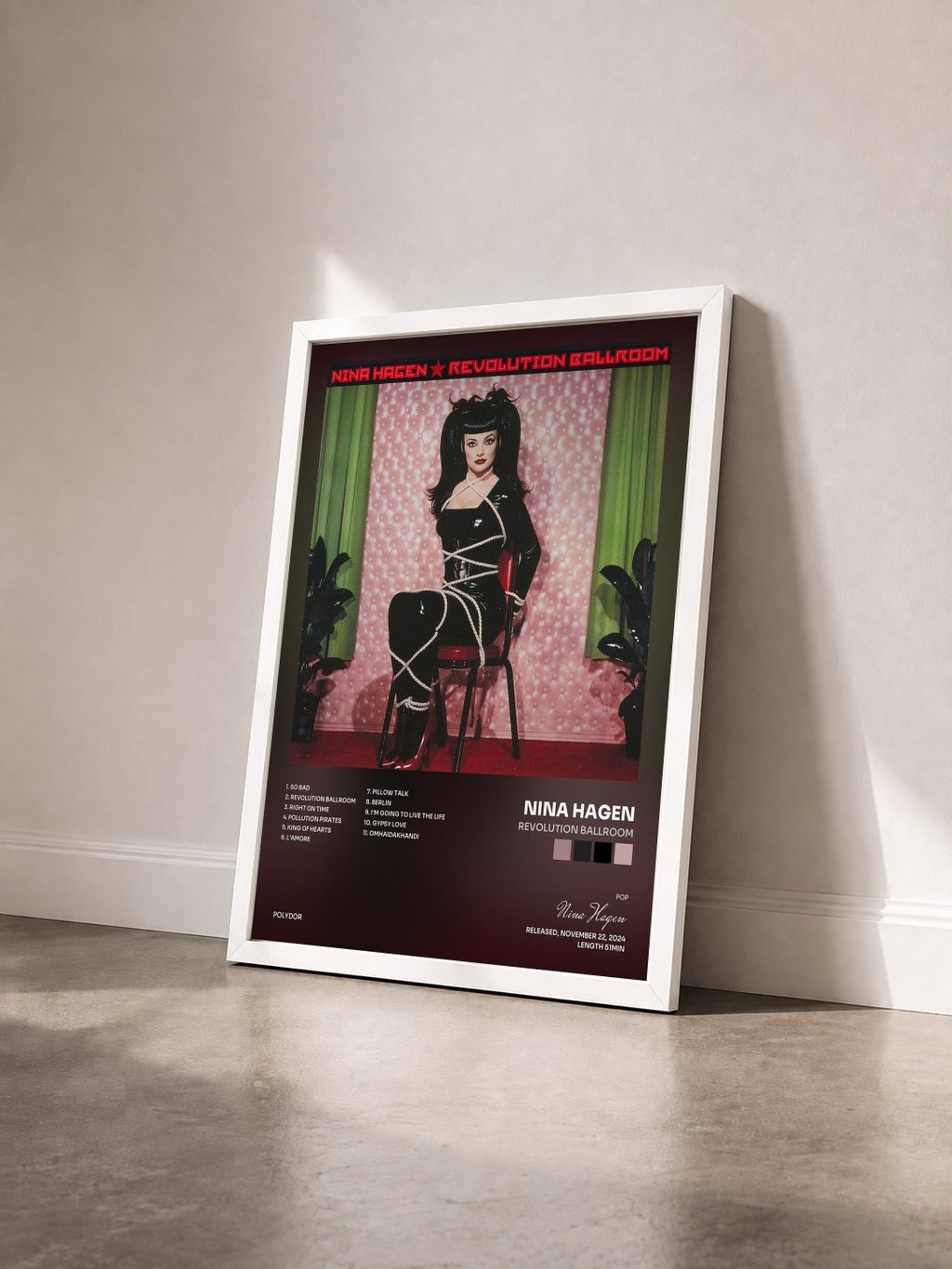 #blanc Tableau de l'album Revolution Ballroom de Nina Hagen vu de trois quarts, cadre blanc