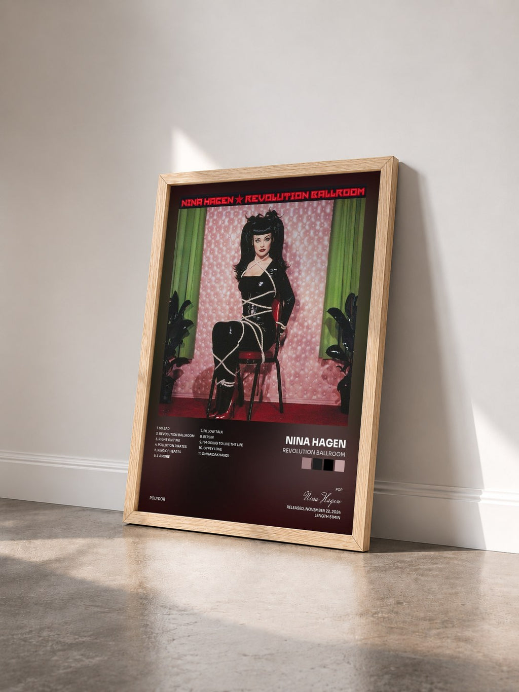 #bois Tableau de l'album Revolution Ballroom de Nina Hagen vu de trois quarts, cadre en bois brut