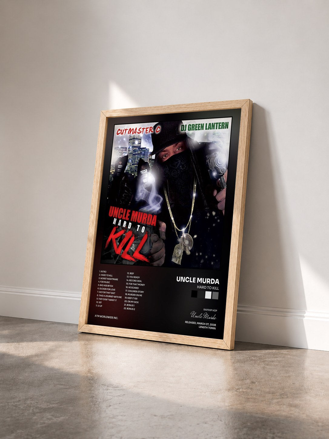 #bois Tableau de l'album Hard to Kill de Uncle Murda vu de trois quarts, cadre en bois brut