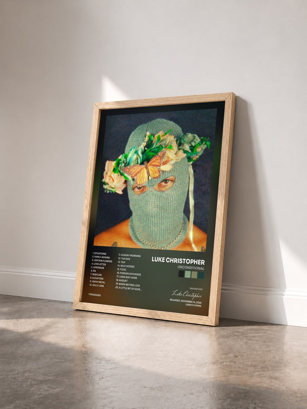 #bois Tableau de l'album UNCONDITIONAL de Luke Christopher vu de trois quarts, cadre en bois brut