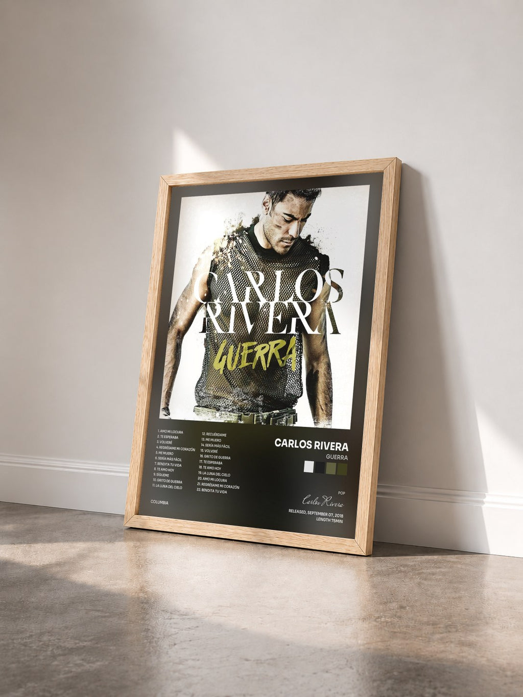 #bois Tableau de l'album Guerra de Carlos Rivera vu de trois quarts, cadre en bois brut