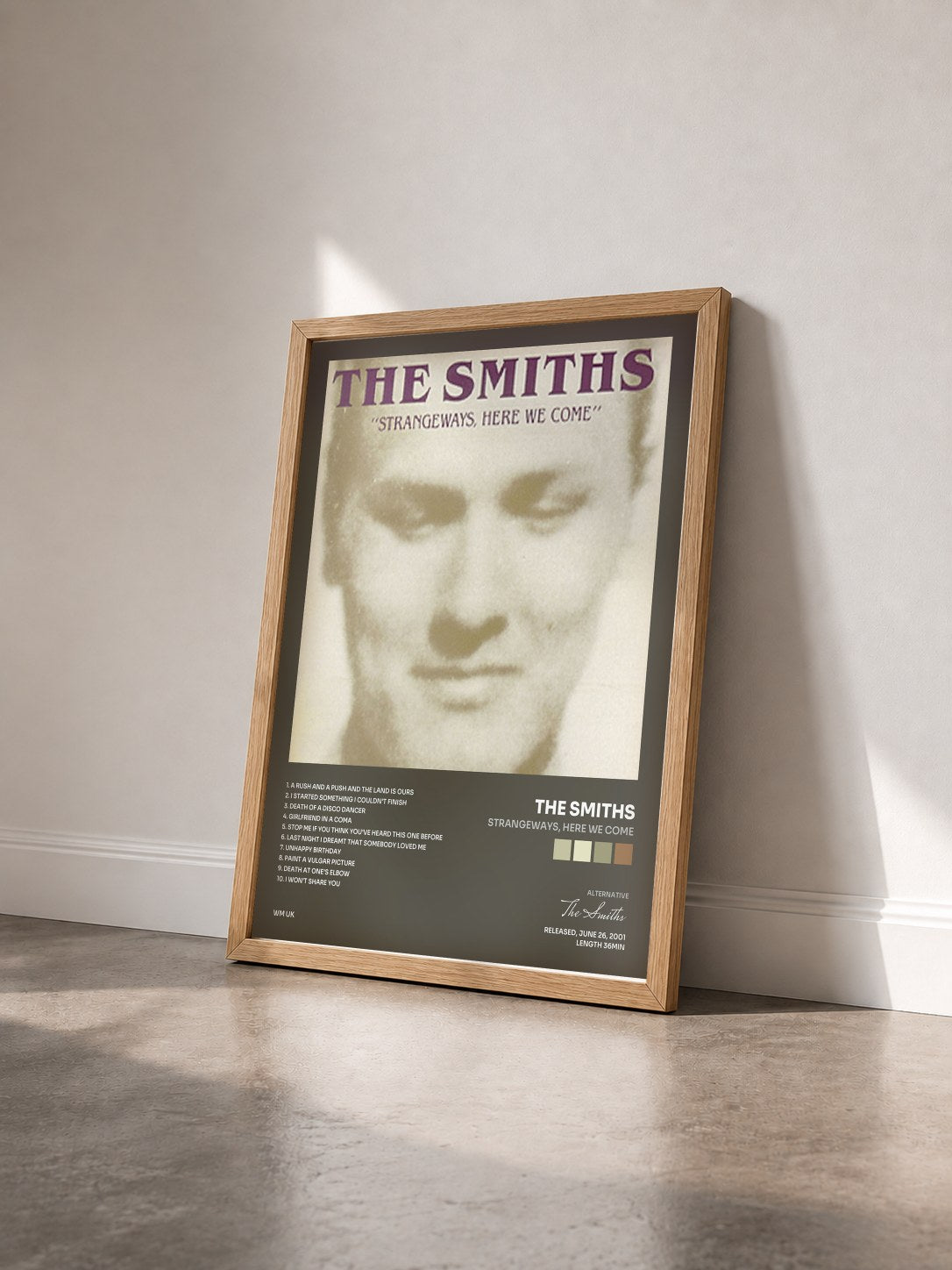 #bois Tableau de l'album Strangeways, Here We Come de The Smiths vu de trois quarts, cadre en bois brut