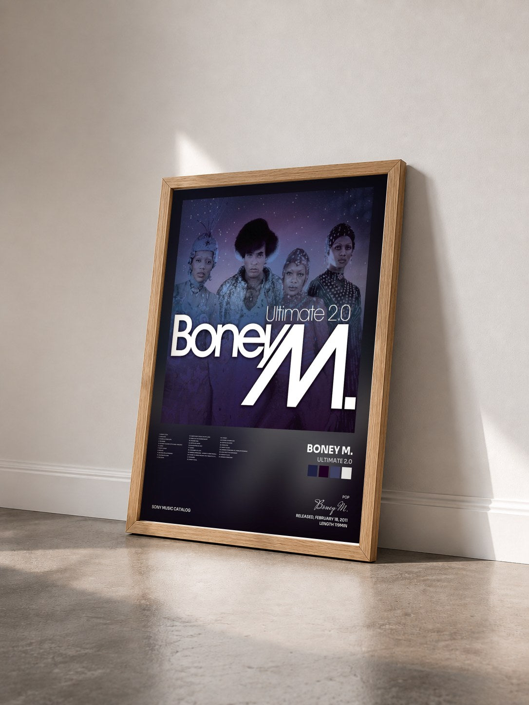 #bois Tableau de l'album Ultimate 2.0 de Boney M. vu de trois quarts, cadre en bois brut