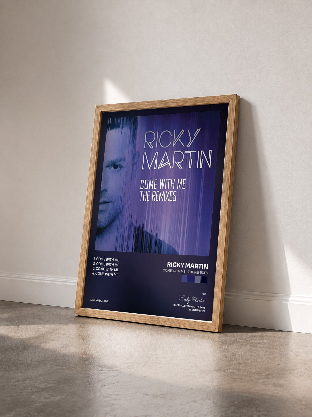#bois Tableau de l'album Come with Me - The Remixes de Ricky Martin vu de trois quarts, cadre en bois brut