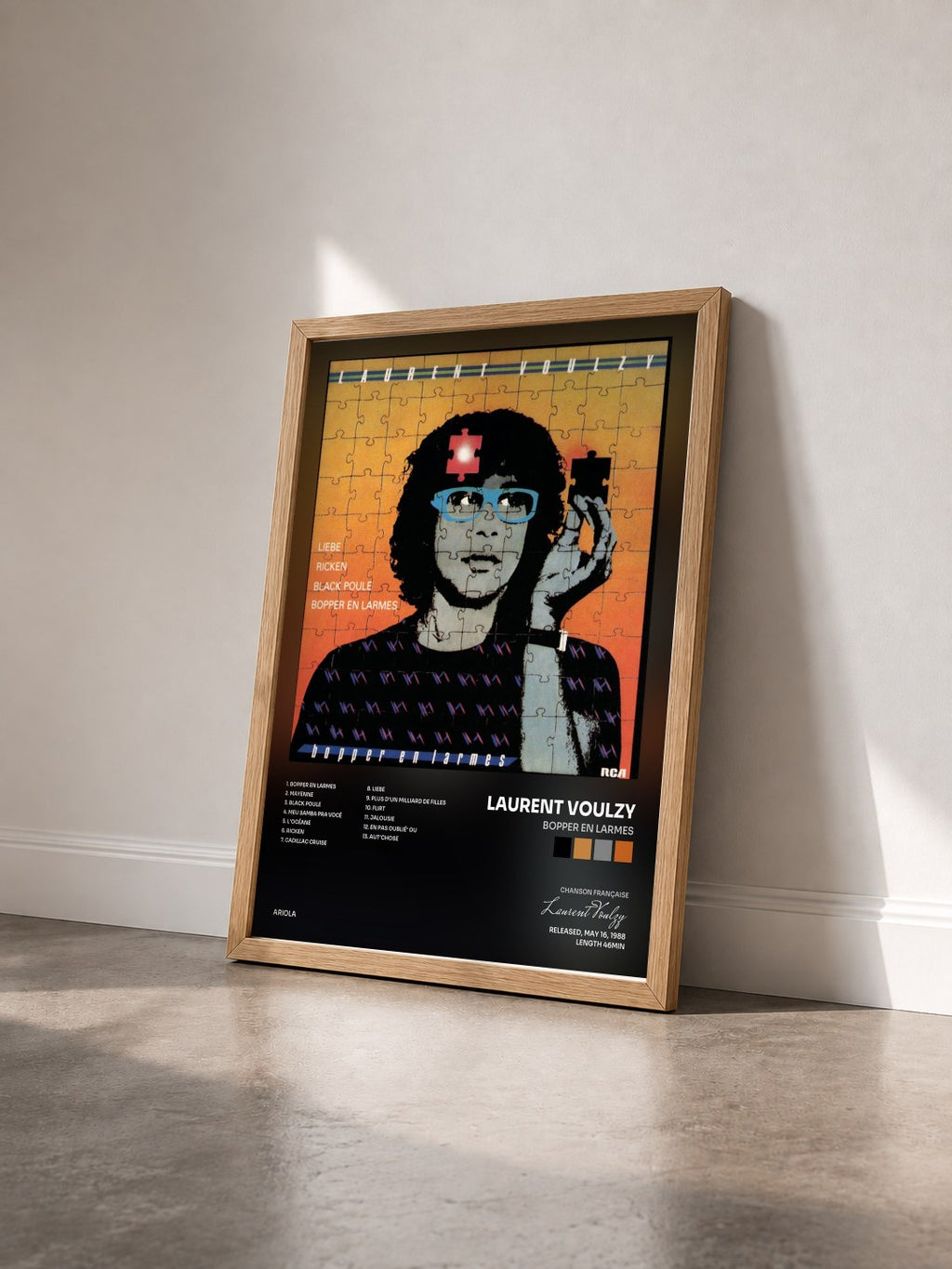 #bois Tableau de l'album Bopper en larmes de Laurent Voulzy vu de trois quarts, cadre en bois brut