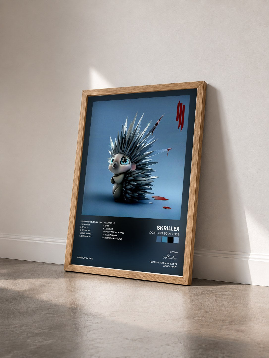 #bois Tableau de l'album Don’t Get Too Close de Skrillex vu de trois quarts, cadre en bois brut