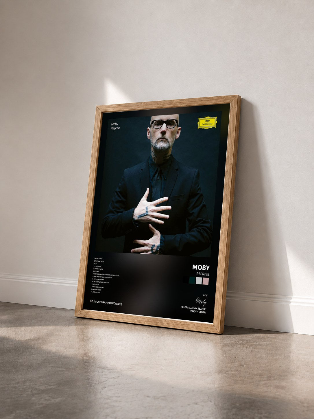 #bois Tableau de l'album Reprise de Moby vu de trois quarts, cadre en bois brut