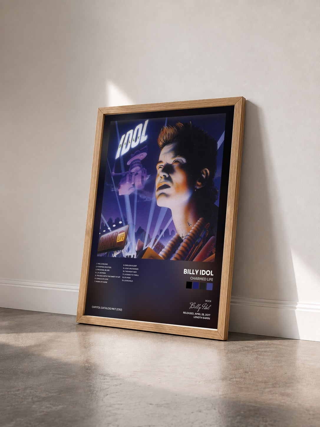 #bois Tableau de l'album Charmed Life de Billy Idol vu de trois quarts, cadre en bois brut