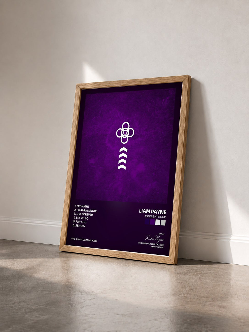 #bois Tableau de l'album Midnight Hour de Liam Payne vu de trois quarts, cadre en bois brut