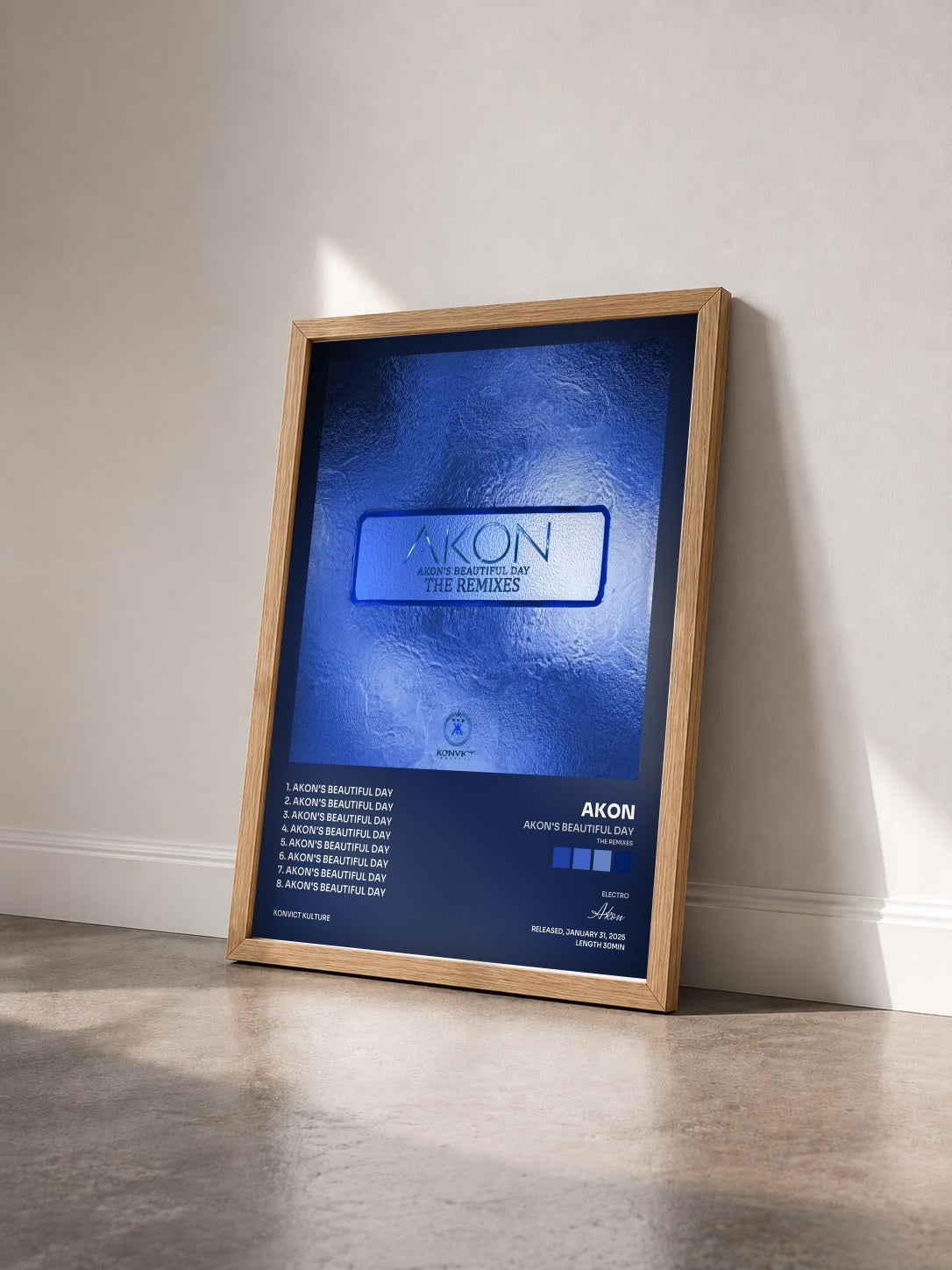 #bois Tableau de l'album Akon's Beautiful Day (The Remixes) de Akon vu de trois quarts, cadre en bois brut