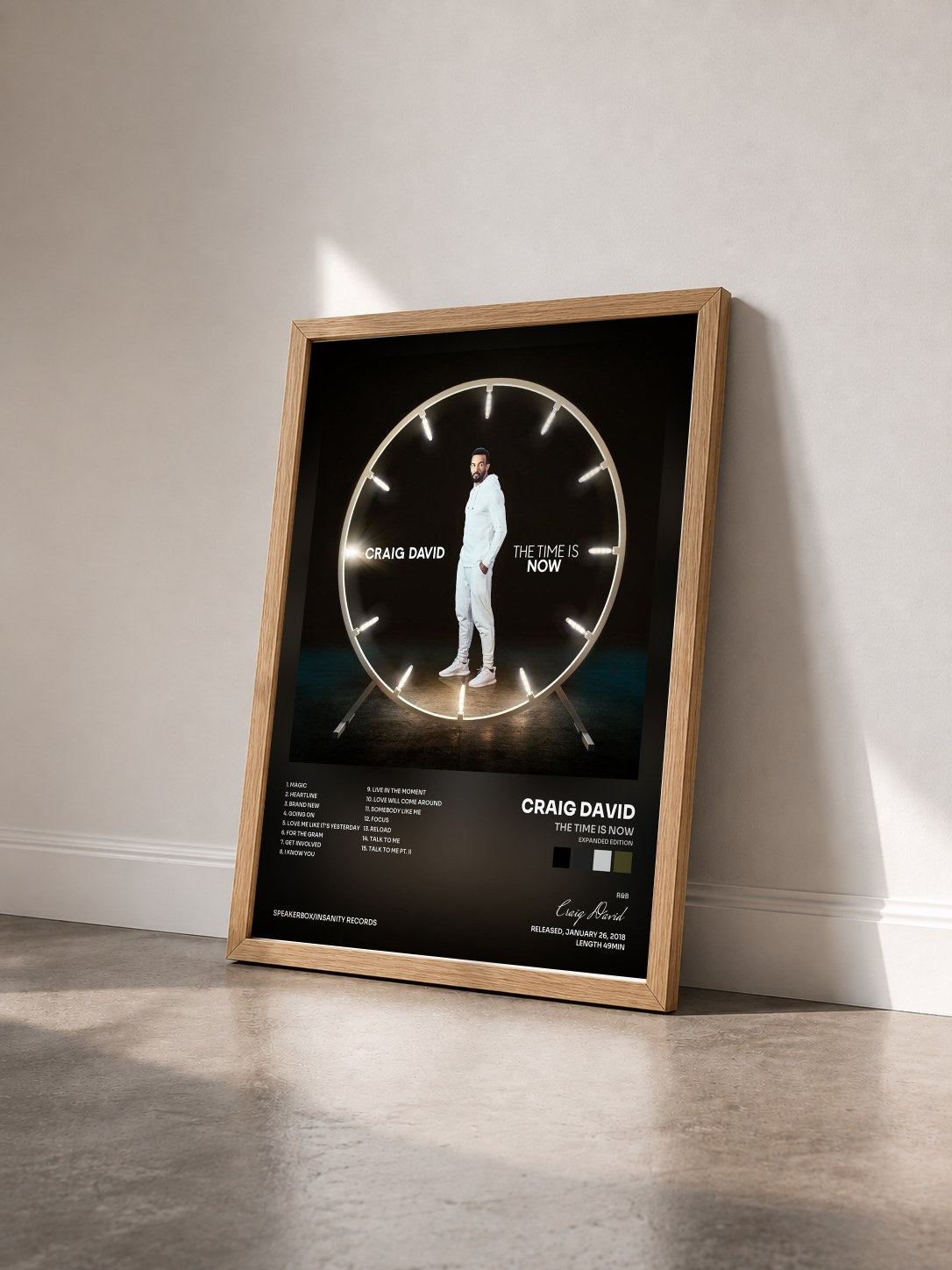 #bois Tableau de l'album The Time Is Now (Expanded Edition) de Craig David vu de trois quarts, cadre en bois brut