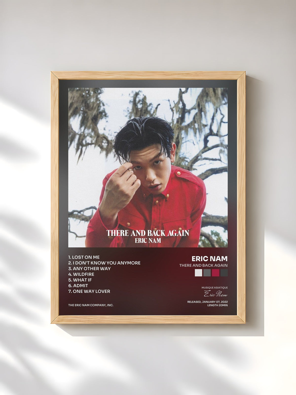 #bois Tableau de l'album There And Back Again de Eric Nam, cadre en bois brut, imprimé et encadré en France